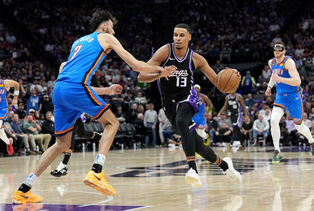 中场支柱 中场支柱